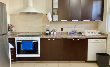 Casa amueblada 2 plantas, 3 recámaras, 2.5 baños cerca a Av. Constituyentes