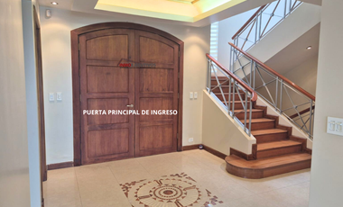 ARRIENDO AMPLIA CASA EN URBANIZACIÓN VISTA GRANDE.  MIRAVALLE CUMBAYÁ