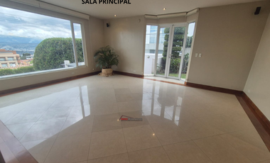 ARRIENDO AMPLIA CASA EN URBANIZACIÓN VISTA GRANDE.  MIRAVALLE CUMBAYÁ