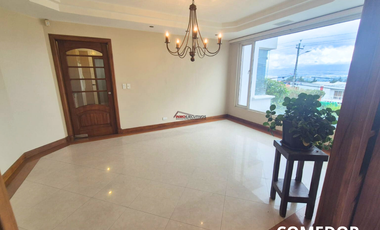 ARRIENDO AMPLIA CASA EN URBANIZACIÓN VISTA GRANDE.  MIRAVALLE CUMBAYÁ