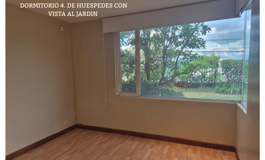 ARRIENDO AMPLIA CASA EN URBANIZACIÓN VISTA GRANDE.  MIRAVALLE CUMBAYÁ