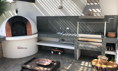 ARRIENDO AMPLIA CASA EN URBANIZACIÓN VISTA GRANDE.  MIRAVALLE CUMBAYÁ