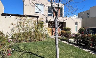 VENTA CASA MEDITERRANEA SANTA ELENA DE CHICUREO