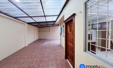 Casa en venta en sector ciudad alegría a pasos de la Universidad nacional de Loja al sur de la ciudad