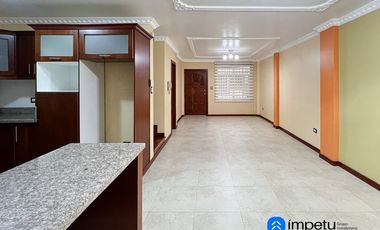Casa en venta en sector ciudad alegría a pasos de la Universidad nacional de Loja al sur de la ciudad