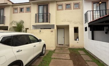 CASA EN VENTA EN FUENTES DEL LAGO CON TERRENO EXCEDENTE