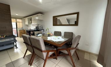 CASA EN VENTA EN FUENTES DEL LAGO CON TERRENO EXCEDENTE