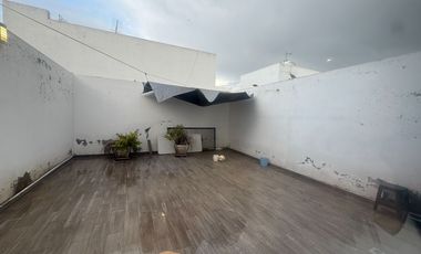 CASA EN VENTA EN FUENTES DEL LAGO CON TERRENO EXCEDENTE