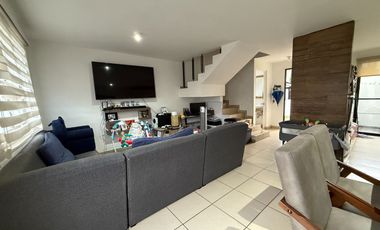 CASA EN VENTA EN FUENTES DEL LAGO CON TERRENO EXCEDENTE