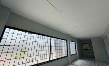 Local en venta zona Museo de los Ferrocarriles