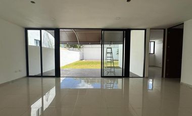 Casa en Venta en Privada Trinum,Santa Gertrudis Copó