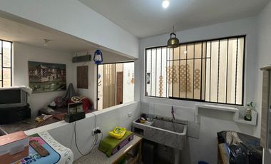 CASA EN VENTA CERCA LA PLAYA SANTA ROSA -ANCON