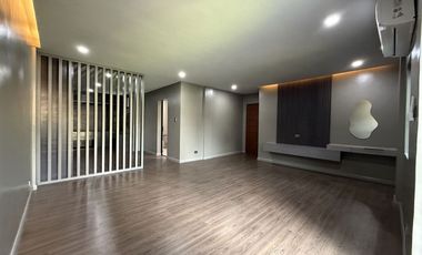 Contemporary House With Tropical Garden Landscape