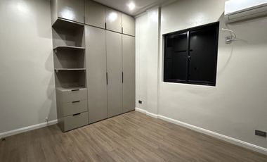 Contemporary House With Tropical Garden Landscape