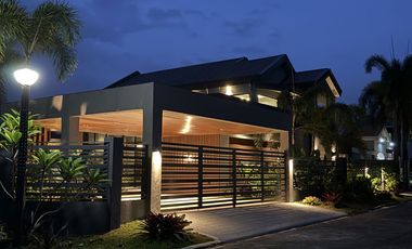 Contemporary House With Tropical Garden Landscape