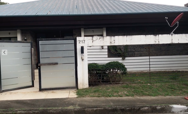 Corner House and Lot For Sale In Ayala Alabang