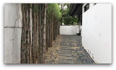 Corner House and Lot For Sale In Ayala Alabang