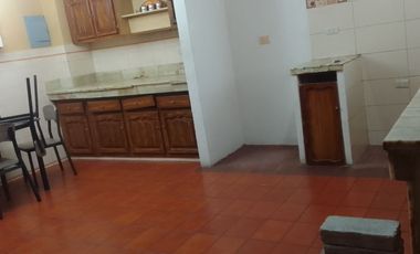 Se alquila amplio departamento en Ceibos.