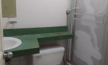 Se alquila amplio departamento en Ceibos.