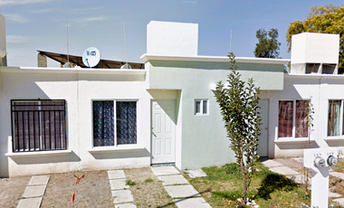 CASA EN REMATE SENDERO DEL LOBO 115 EL REHILETE FRACCIONAMIENTO REHILETE GUANAJUATO!!!
