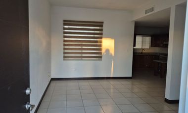 SE RENTA HERMOSA CASA EN FRACC PRIVADO