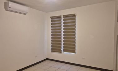 SE RENTA HERMOSA CASA EN FRACC PRIVADO