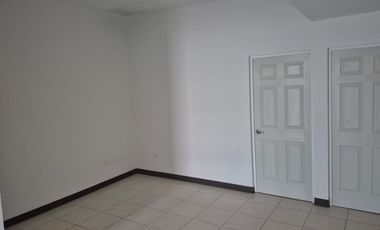 SE RENTA HERMOSA CASA EN FRACC PRIVADO