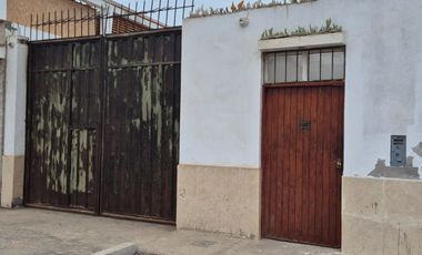 VENDO CASA DE PLAYA/LOCAL PUNTA NEGRA MUY BIEN UBICADO A 2 CUADRAS DEL MAR!!