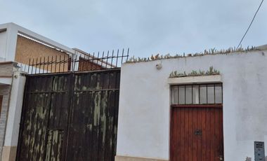 VENDO CASA DE PLAYA/LOCAL PUNTA NEGRA MUY BIEN UBICADO A 2 CUADRAS DEL MAR!!