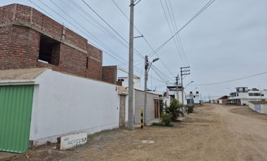 VENDO CASA DE PLAYA/LOCAL PUNTA NEGRA MUY BIEN UBICADO A 2 CUADRAS DEL MAR!!