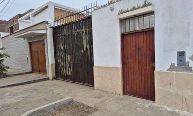 VENDO CASA DE PLAYA/LOCAL PUNTA NEGRA MUY BIEN UBICADO A 2 CUADRAS DEL MAR!!