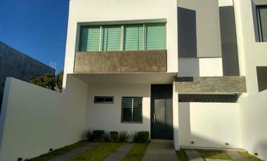 Casa en RENTA 3 recámaras