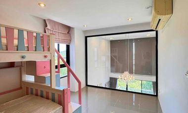 For sale Condo Sriracha Chonburi, Penthouse 3 bedroom 3 bathroom, Seaview Price 4.99 MB fully furnished.