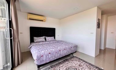 For sale Condo Sriracha Chonburi, Penthouse 3 bedroom 3 bathroom, Seaview Price 4.99 MB fully furnished.