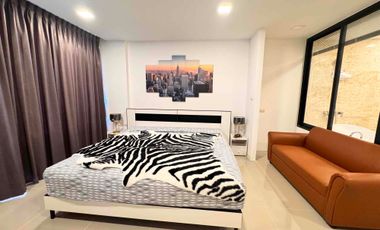 For sale Condo Sriracha Chonburi, Penthouse 3 bedroom 3 bathroom, Seaview Price 4.99 MB fully furnished.