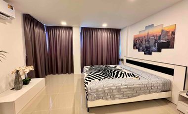 For sale Condo Sriracha Chonburi, Penthouse 3 bedroom 3 bathroom, Seaview Price 4.99 MB fully furnished.