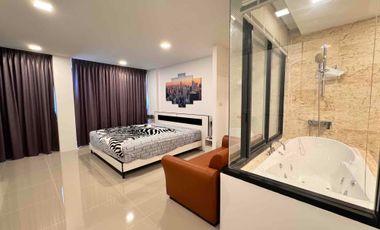 For sale Condo Sriracha Chonburi, Penthouse 3 bedroom 3 bathroom, Seaview Price 4.99 MB fully furnished.