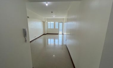 3 Bedrooms Condo unit in Palm Beach West Pasay near Mall of Asia and Aseana