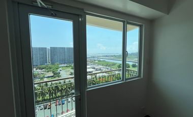 3 Bedrooms Condo unit in Palm Beach West Pasay near Mall of Asia and Aseana