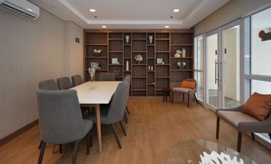 3 Bedrooms Condo unit in Palm Beach West Pasay near Mall of Asia and Aseana