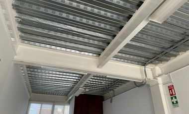 Local comercial de 48 m2 en Venta en Plaza Cristal