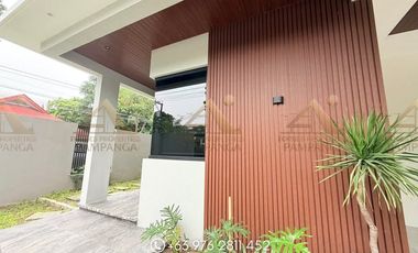 𝐅𝐎𝐑 𝐑𝐄𝐍𝐓: 𝟓-𝐁𝐞𝐝𝐫𝐨𝐨𝐦 𝐅𝐮𝐥𝐥𝐲 𝐅𝐮𝐫𝐧𝐢𝐬𝐡𝐞𝐝 𝐇𝐨𝐦𝐞 𝐰𝐢𝐭𝐡 𝐏𝐨𝐨𝐥 𝐧𝐞𝐚𝐫 𝐂𝐥𝐚𝐫𝐤, 𝐏𝐚𝐦𝐩𝐚𝐧𝐠𝐚🌴