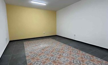 Casa Comercial en RENTA en el centro de León.