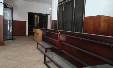 ALQUILER DE LOCAL ,EN ESTRATEGICA GALERIA A METROS DE FLORIDA