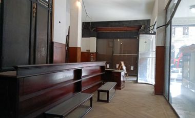 ALQUILER DE LOCAL ,EN ESTRATEGICA GALERIA A METROS DE FLORIDA