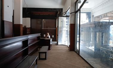 ALQUILER DE LOCAL ,EN ESTRATEGICA GALERIA A METROS DE FLORIDA