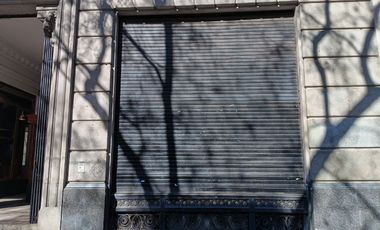 ALQUILER DE LOCAL ,EN ESTRATEGICA GALERIA A METROS DE FLORIDA