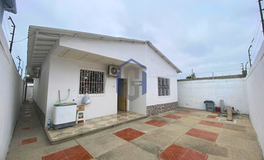 Casa de una planta en venta – Urbanización TAOS, Punta Blanca, Santa Elena, Ecuador