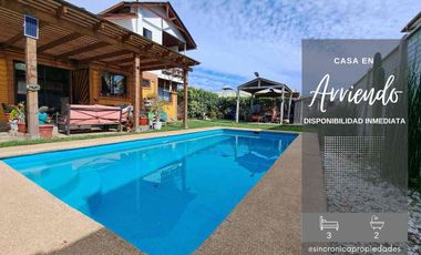 SINCRÓNICA PROPIEDADES VENDE HERMOSA CASA CÉNTRICA EN ALGARROBO