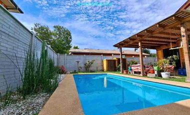 SINCRÓNICA PROPIEDADES VENDE HERMOSA CASA CÉNTRICA EN ALGARROBO